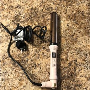 L’ange Ondule 1.25” titanium curling wand